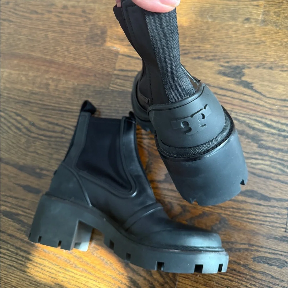 TORY BURCH Chelsea Lug Sole Ankle Boots Sz 8/8.5
